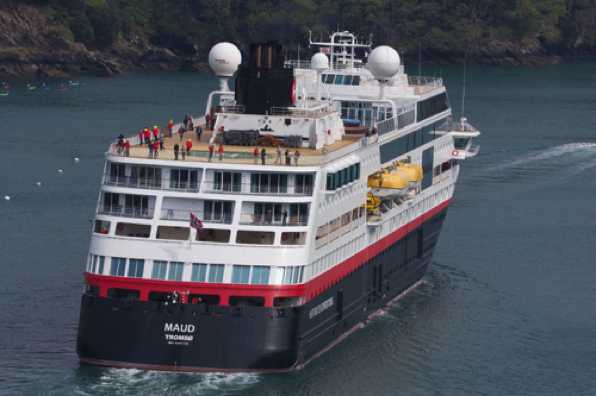 23 April 2022 - 15-06-01

----------------
Cruise ship Maud departs Dartmouth